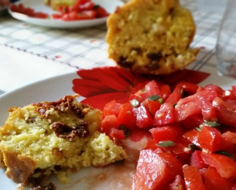 Cake aux tomates séchées et au chèvre