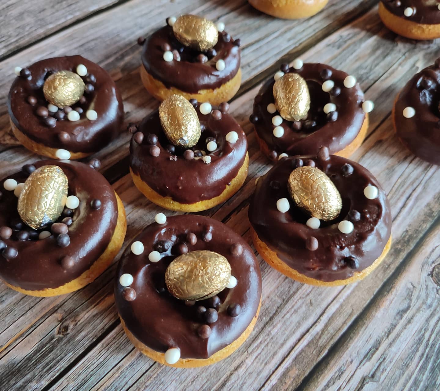 Donuts vanille et glaçage chocolat AnnSo Cuisine & cie